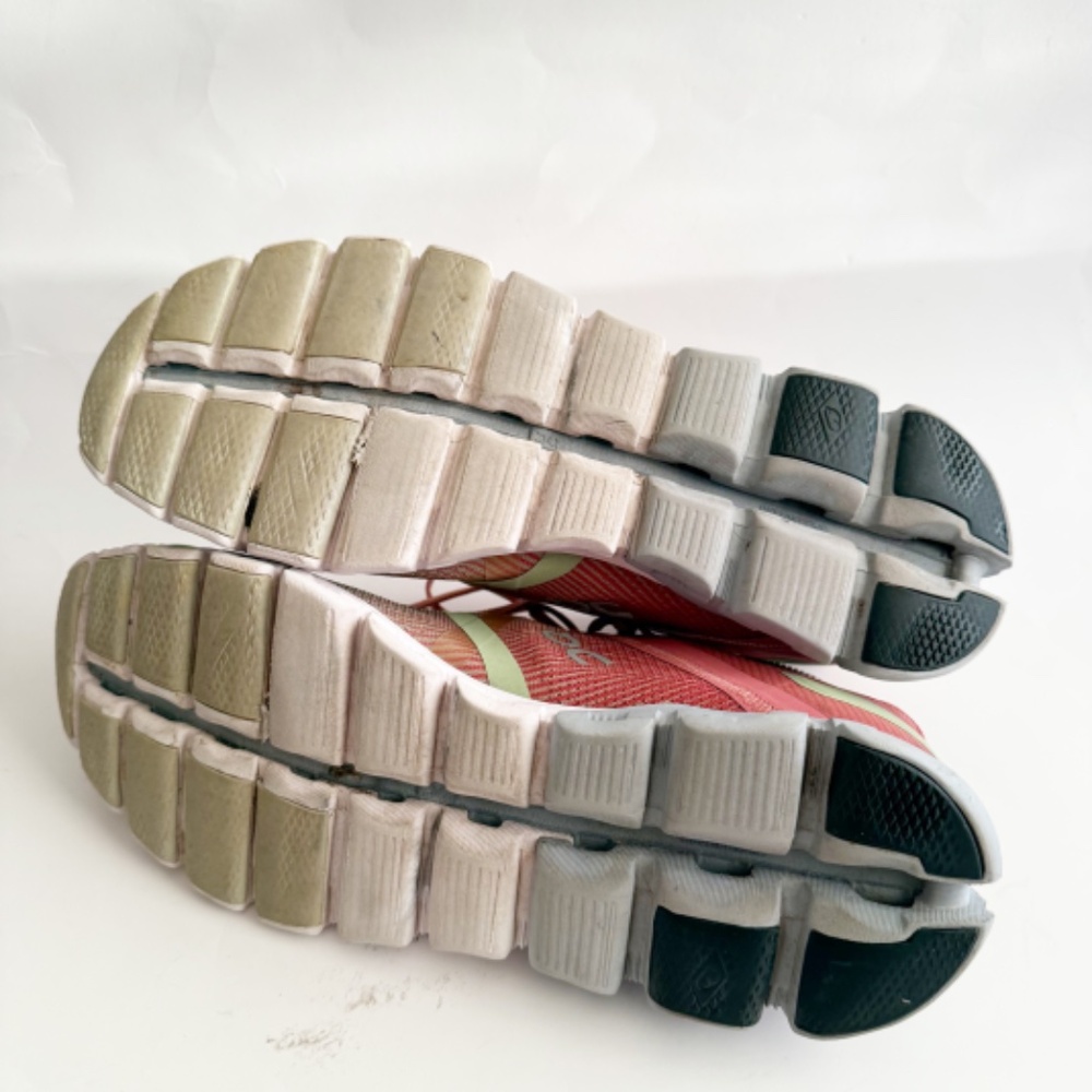 On Running Cloudflow Guava Sneakers Size 10 - image 7